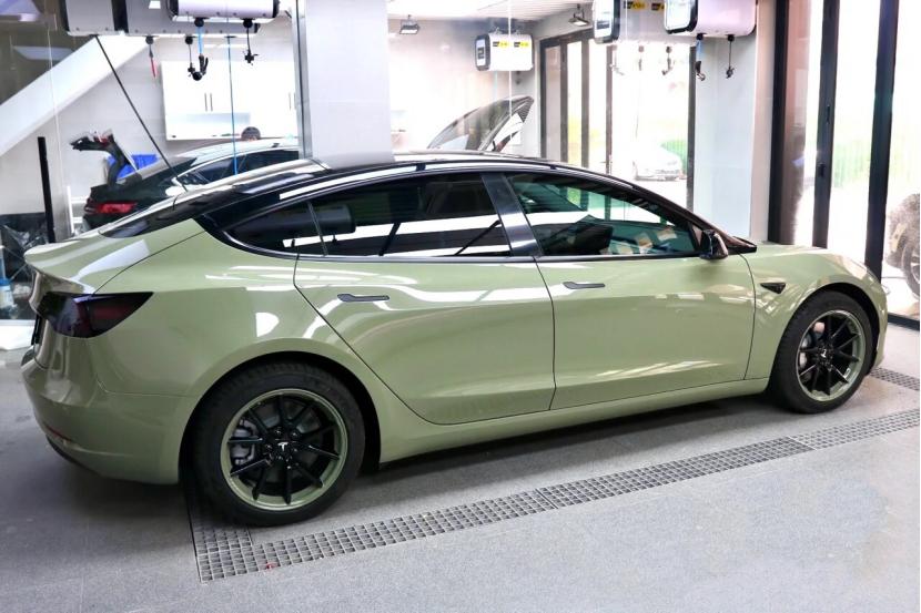 特斯拉Model 3，双革启极简，电驱新纪元