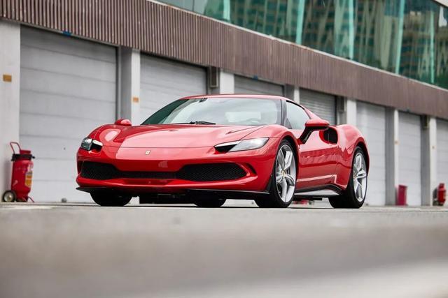 法拉利296 GTB，V6混动超跑的艺术级声浪交响